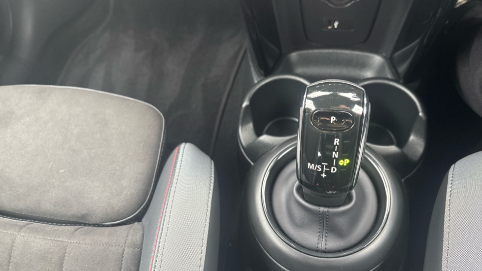 MINI Hatchback 1.5 Cooper Sport Premium 3dr Petrol Hatchback - Image 30