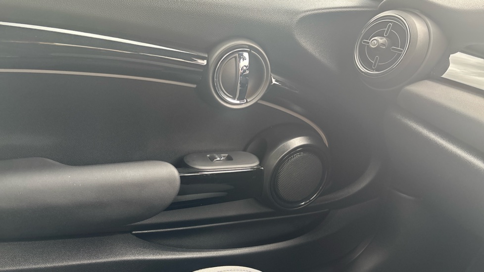 MINI Hatchback 1.5 Cooper Sport Premium 3dr Petrol Hatchback - Image 36