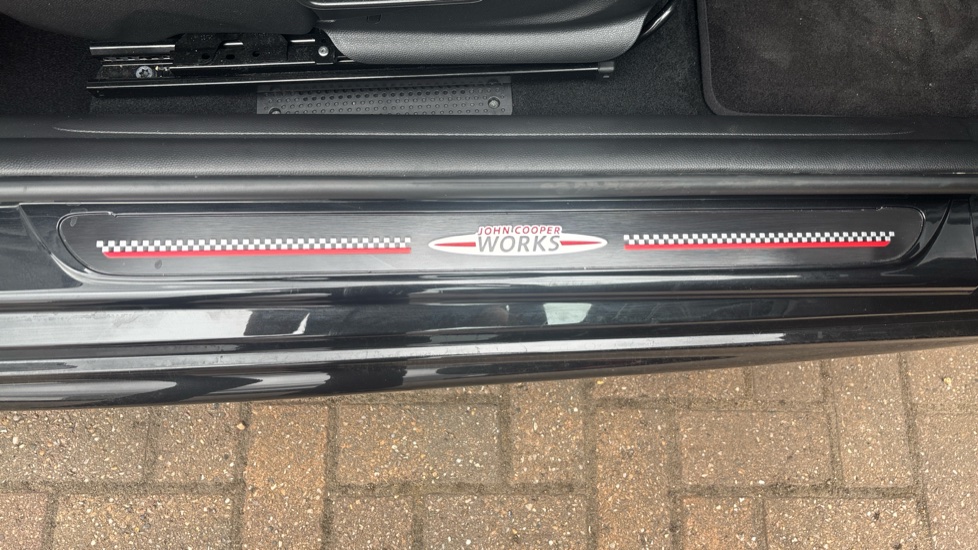 MINI Hatchback 1.5 Cooper Sport Premium 3dr Petrol Hatchback - Image 38