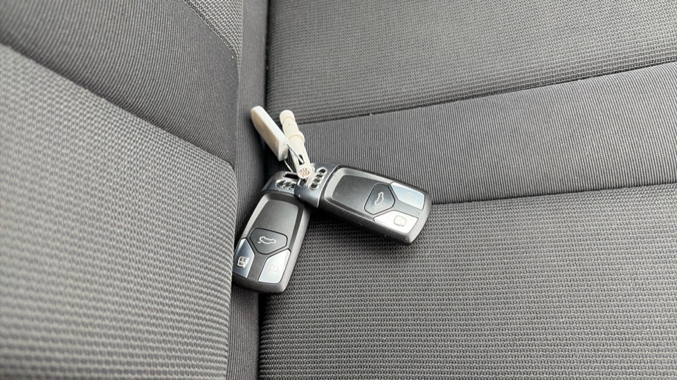 Audi A4 2.0 TDI Ultra 190 Sport 4dr Diesel Saloon - Image 20