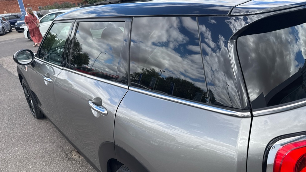 MINI Clubman 1.5 Cooper 6dr Auto Petrol Estate - Image 58
