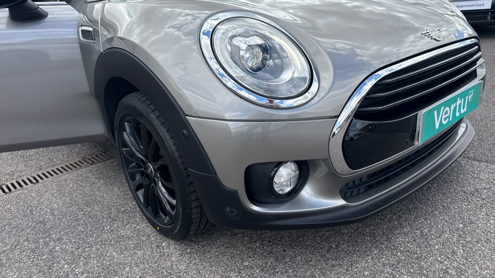 MINI Clubman 1.5 Cooper 6dr Auto Petrol Estate - Image 65