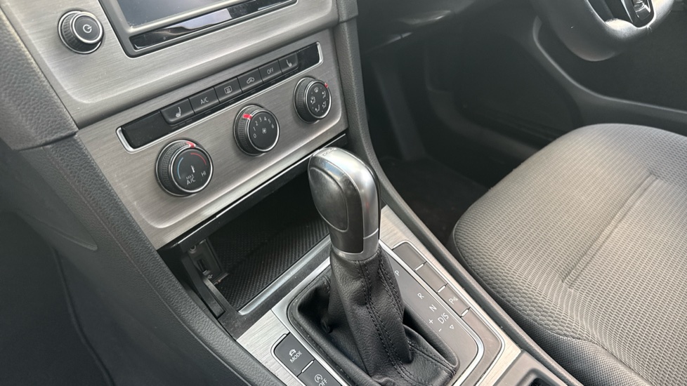 Volkswagen Golf 1.4 TSI 125 Match Edition 5dr DSG Petrol Hatchback - Image 13