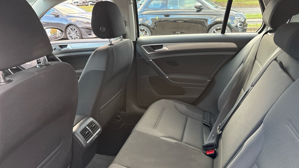 Volkswagen Golf 1.4 TSI 125 Match Edition 5dr DSG Petrol Hatchback - Image 16