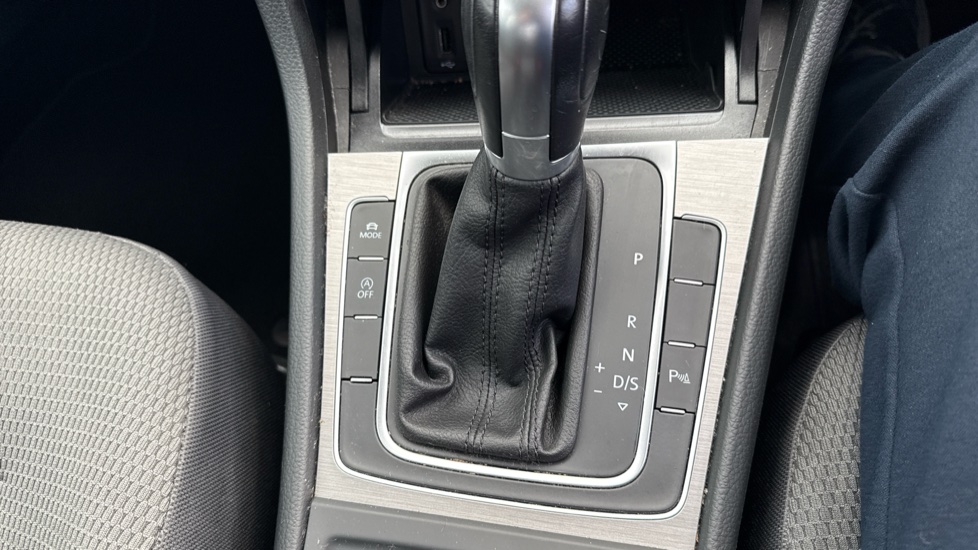 Volkswagen Golf 1.4 TSI 125 Match Edition 5dr DSG Petrol Hatchback - Image 30