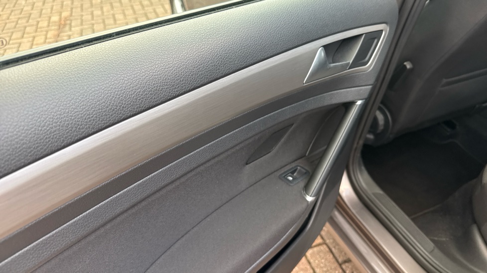 Volkswagen Golf 1.4 TSI 125 Match Edition 5dr DSG Petrol Hatchback - Image 52