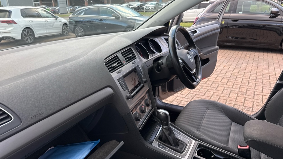 Volkswagen Golf 1.4 TSI 125 Match Edition 5dr DSG Petrol Hatchback - Image 54