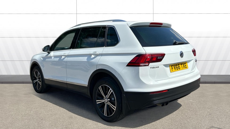 Volkswagen Tiguan 2.0 TDi 150 4Motion SE Nav 5dr Diesel Estate - Image 2