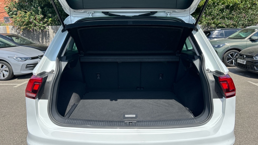Volkswagen Tiguan 2.0 TDi 150 4Motion SE Nav 5dr Diesel Estate - Image 4