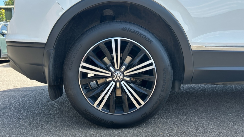 Volkswagen Tiguan 2.0 TDi 150 4Motion SE Nav 5dr Diesel Estate - Image 7