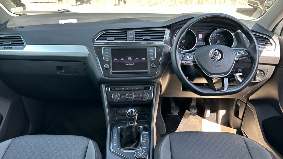 Volkswagen Tiguan 2.0 TDi 150 4Motion SE Nav 5dr Diesel Estate - Image 10