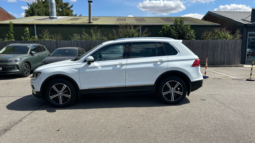 Volkswagen Tiguan 2.0 TDi 150 4Motion SE Nav 5dr Diesel Estate - Image 36