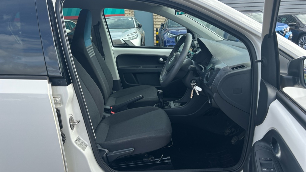 Volkswagen Up 1.0 Move Up 5dr Petrol Hatchback - Image 28