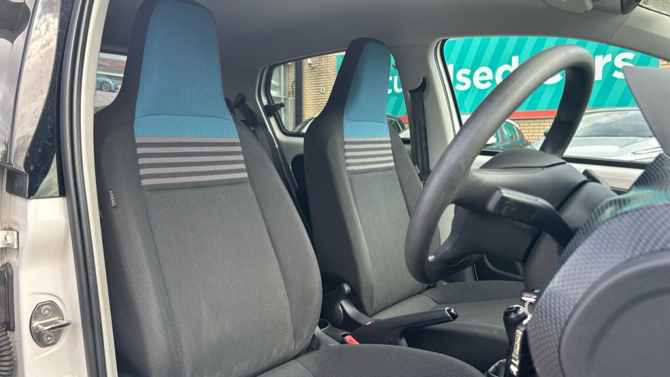 Volkswagen Up 1.0 Move Up 5dr Petrol Hatchback - Image 29