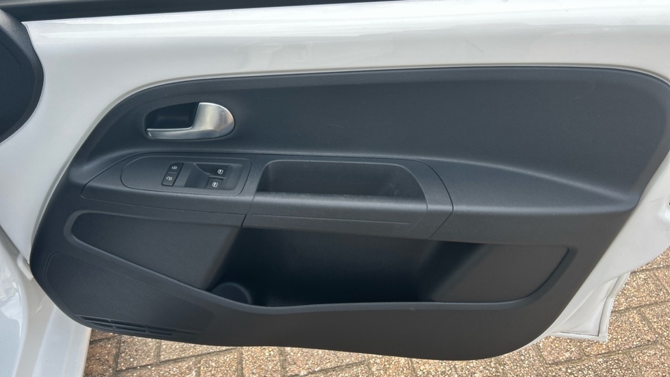 Volkswagen Up 1.0 Move Up 5dr Petrol Hatchback - Image 30