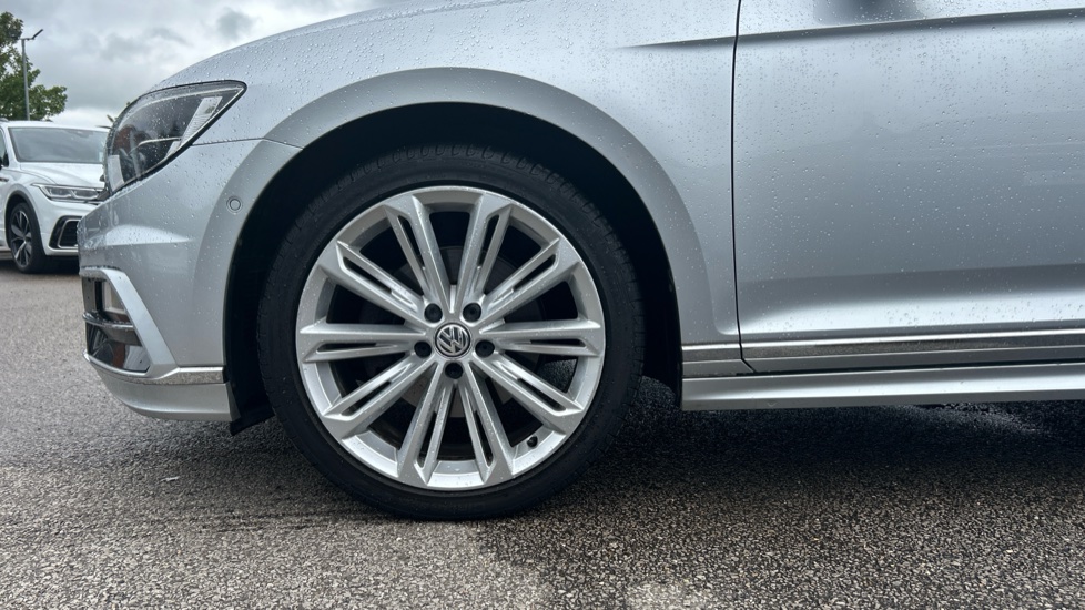 Volkswagen Passat 2.0 TDI R-Line 5dr DSG Diesel Estate - Image 7