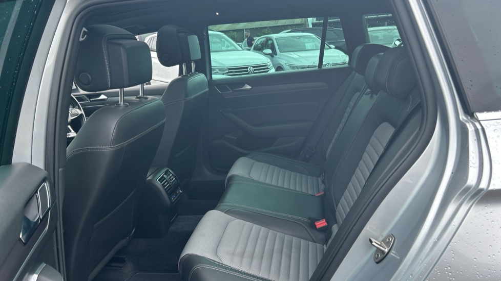 Volkswagen Passat 2.0 TDI R-Line 5dr DSG Diesel Estate - Image 16
