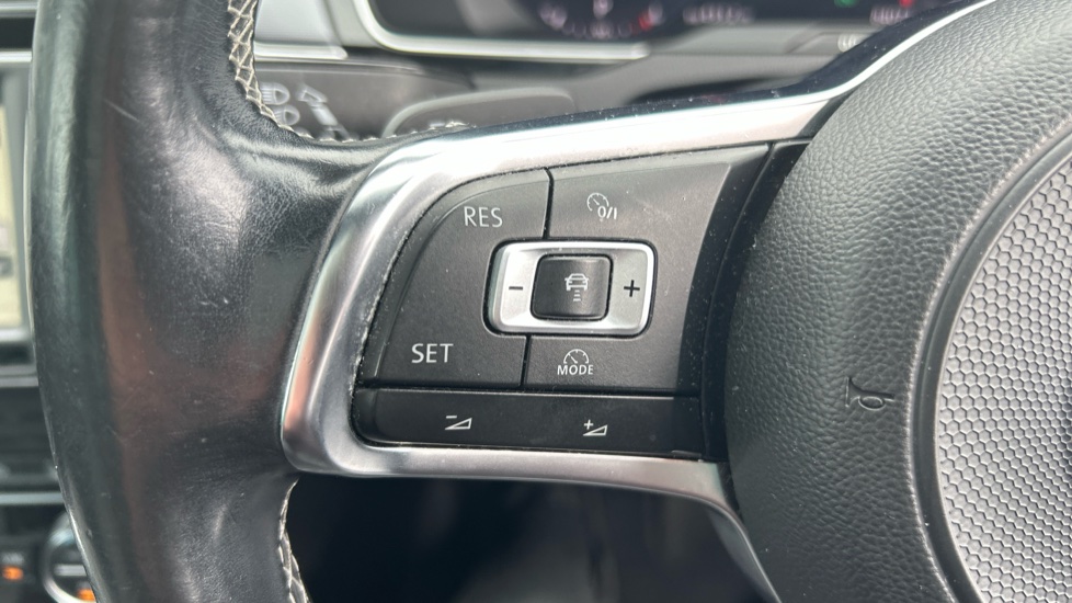 Volkswagen Passat 2.0 TDI R-Line 5dr DSG Diesel Estate - Image 30