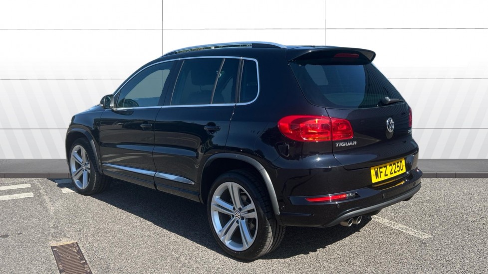 Volkswagen Tiguan 2.0 TDi BlueMotion Tech R-Line 177 5dr DSG Diesel Estate - Image 2