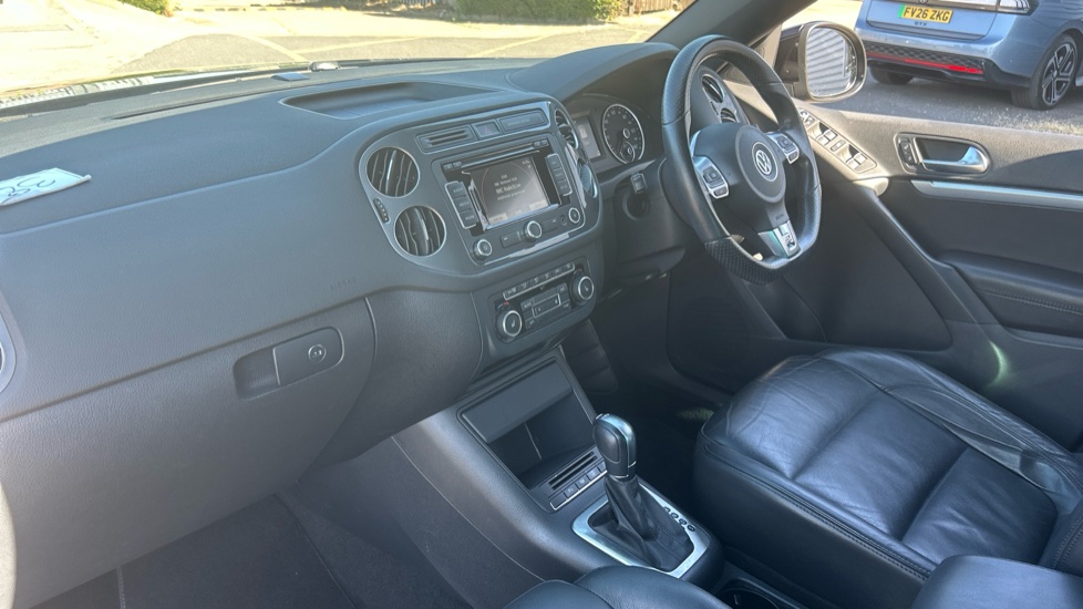 Volkswagen Tiguan 2.0 TDi BlueMotion Tech R-Line 177 5dr DSG Diesel Estate - Image 9