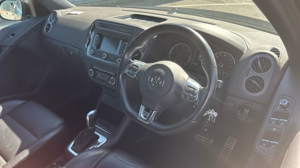 Volkswagen Tiguan 2.0 TDi BlueMotion Tech R-Line 177 5dr DSG Diesel Estate - Image 11