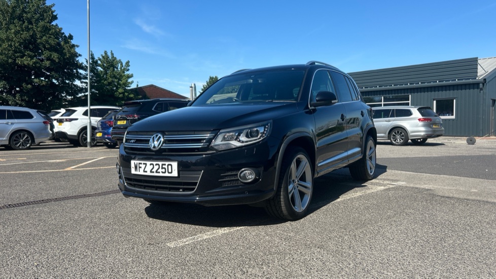 Volkswagen Tiguan 2.0 TDi BlueMotion Tech R-Line 177 5dr DSG Diesel Estate - Image 21