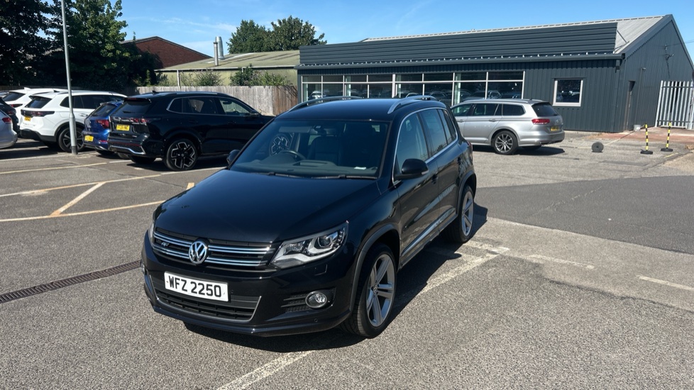 Volkswagen Tiguan 2.0 TDi BlueMotion Tech R-Line 177 5dr DSG Diesel Estate - Image 22
