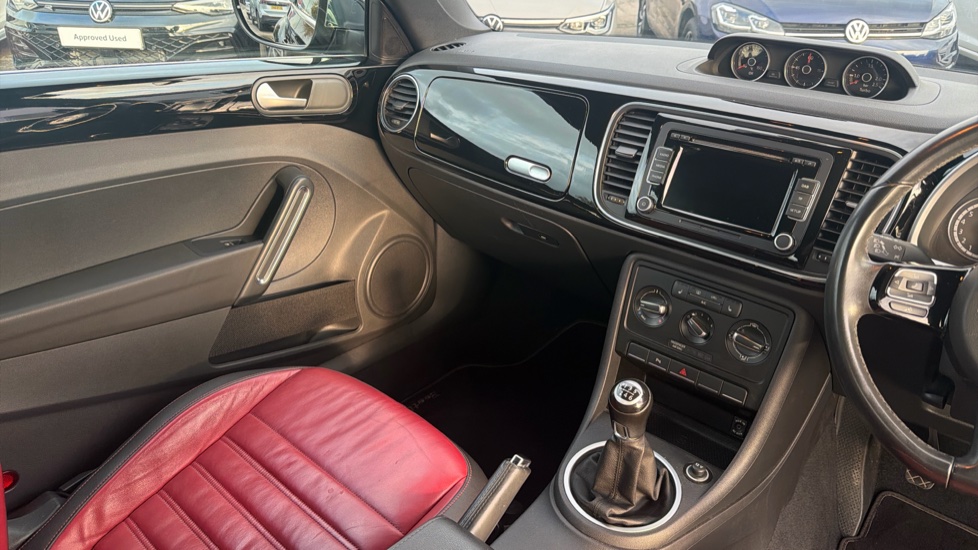 Volkswagen Beetle 1.4 TSI 50s Edition 2dr Petrol Cabriolet - Image 14
