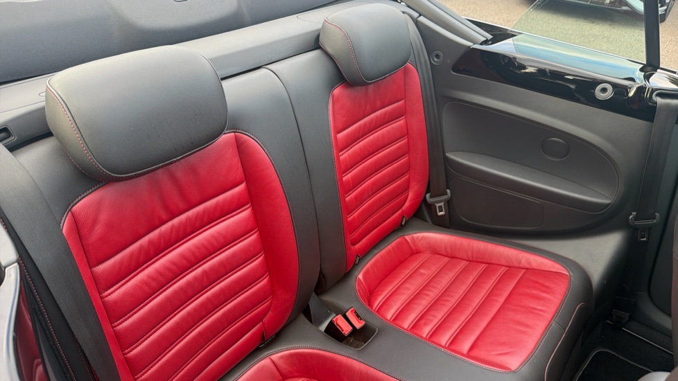 Volkswagen Beetle 1.4 TSI 50s Edition 2dr Petrol Cabriolet - Image 16