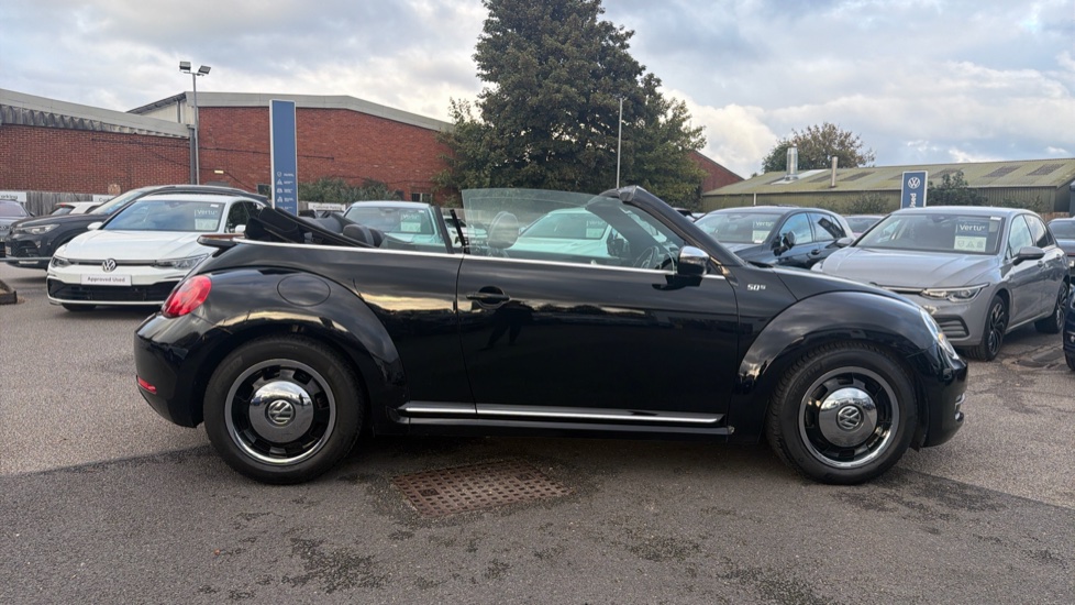 Volkswagen Beetle 1.4 TSI 50s Edition 2dr Petrol Cabriolet - Image 21