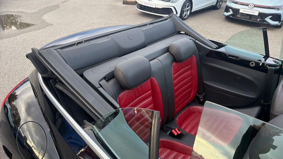 Volkswagen Beetle 1.4 TSI 50s Edition 2dr Petrol Cabriolet - Image 22