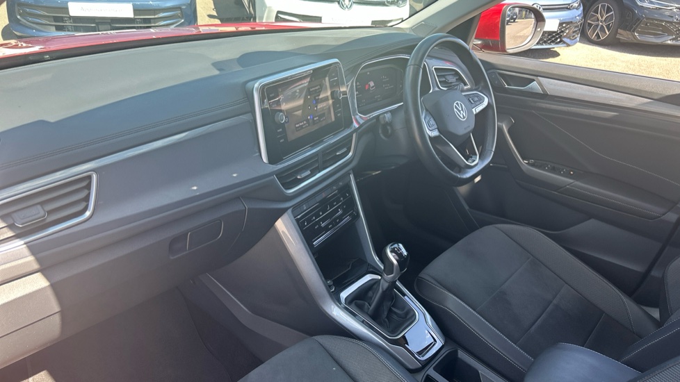 Volkswagen T-Roc 1.5 TSI Style 5dr Petrol Hatchback - Image 2
