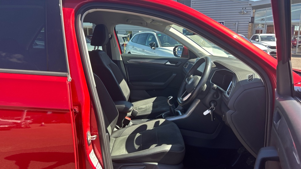 Volkswagen T-Roc 1.5 TSI Style 5dr Petrol Hatchback - Image 15