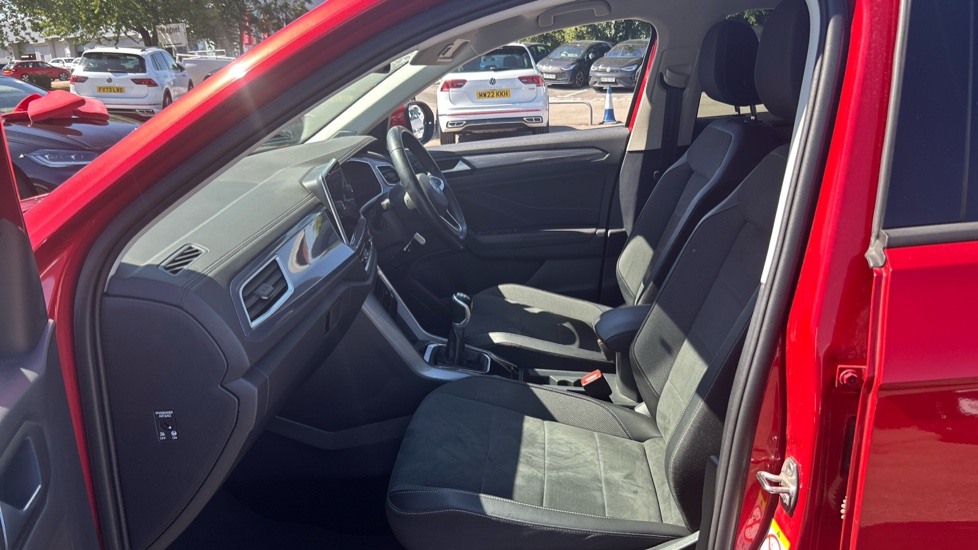 Volkswagen T-Roc 1.5 TSI Style 5dr Petrol Hatchback - Image 24