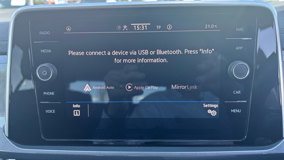 Volkswagen T-Roc 1.5 TSI Style 5dr Petrol Hatchback - Image 27