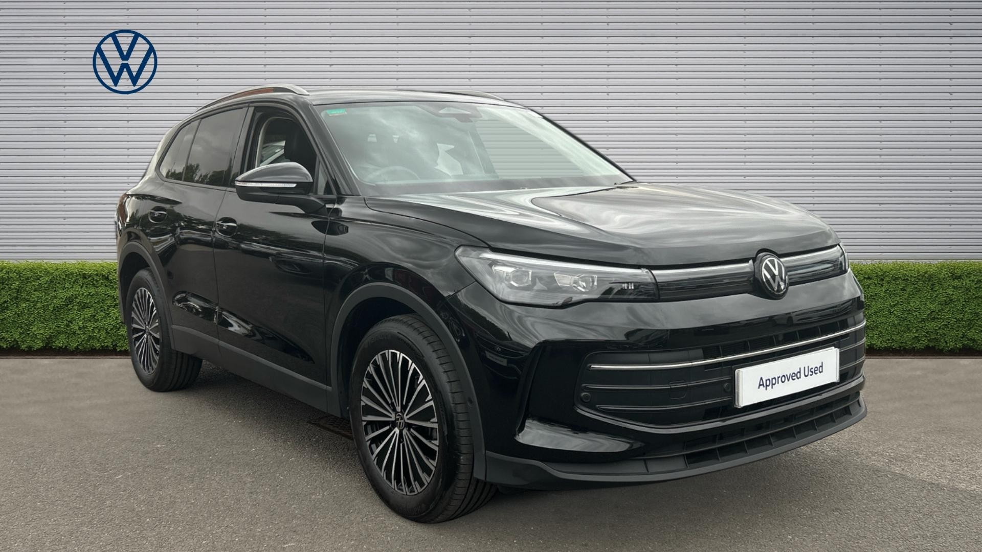 Volkswagen Tiguan listing photo