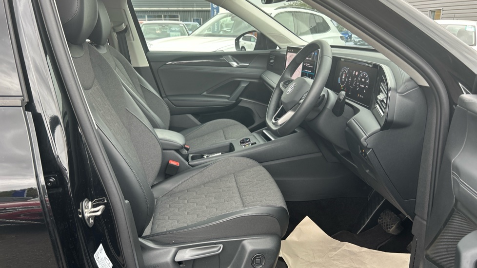 Volkswagen Tiguan 1.5 eTSI Match 5dr DSG Petrol Estate - Image 15