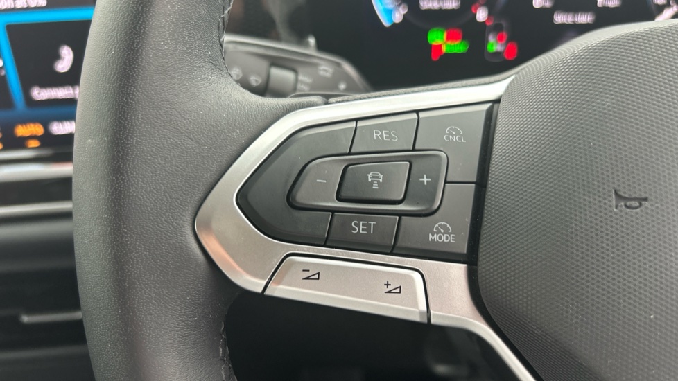 Volkswagen Tiguan 1.5 eTSI Match 5dr DSG Petrol Estate - Image 17
