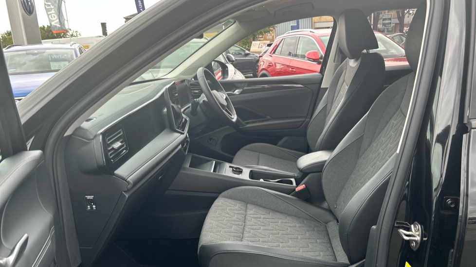 Volkswagen Tiguan 1.5 eTSI Match 5dr DSG Petrol Estate - Image 41