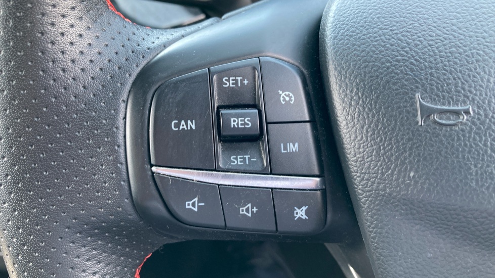 Ford Focus 1.5 EcoBoost 150 ST-Line 5dr Petrol Hatchback - Image 17
