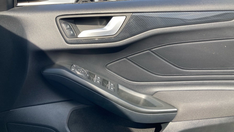 Ford Focus 1.5 EcoBoost 150 ST-Line 5dr Petrol Hatchback - Image 19