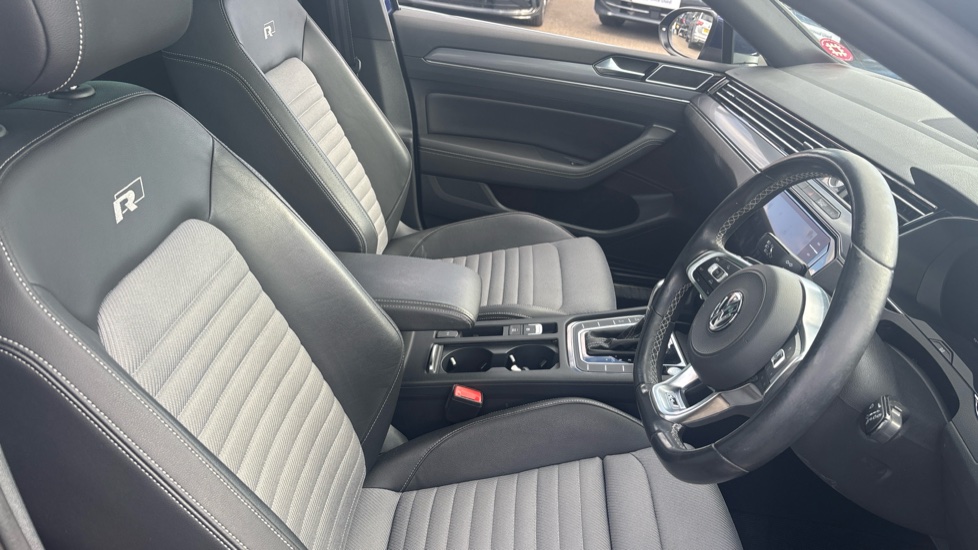 Volkswagen Passat 2.0 TSI R-Line 5dr DSG [Panoramic Roof] Petrol Estate - Image 15