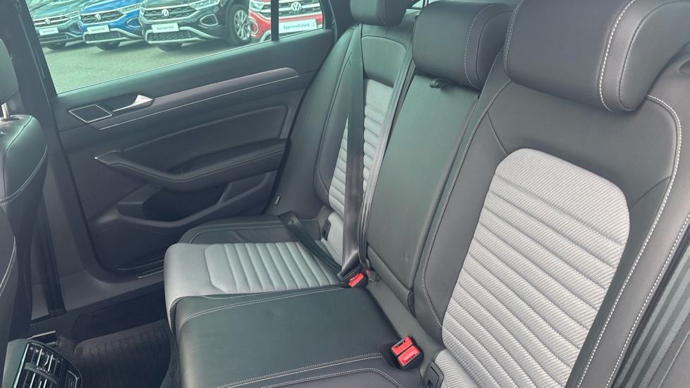 Volkswagen Passat 2.0 TSI R-Line 5dr DSG [Panoramic Roof] Petrol Estate - Image 16