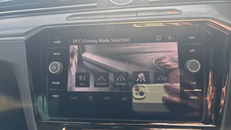 Volkswagen Passat 2.0 TSI R-Line 5dr DSG [Panoramic Roof] Petrol Estate - Image 22