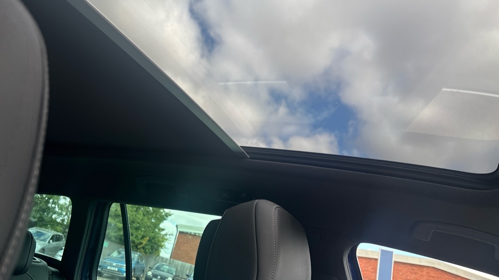 Volkswagen Passat 2.0 TSI R-Line 5dr DSG [Panoramic Roof] Petrol Estate - Image 37