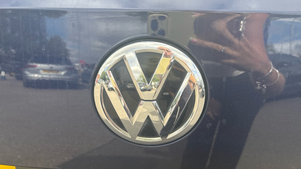 Volkswagen Passat 2.0 TSI R-Line 5dr DSG [Panoramic Roof] Petrol Estate - Image 45