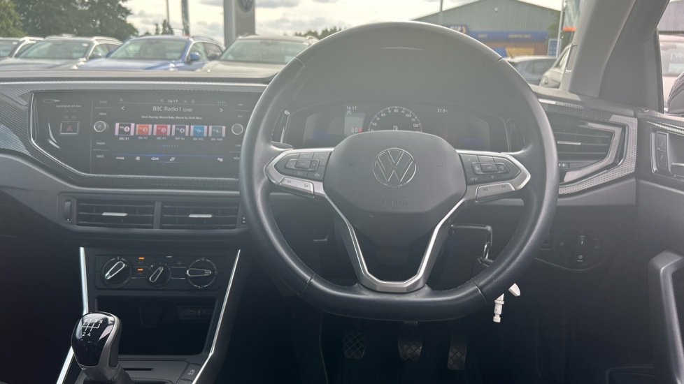 Volkswagen Polo 1.0 Life 5dr Petrol Hatchback - Image 10
