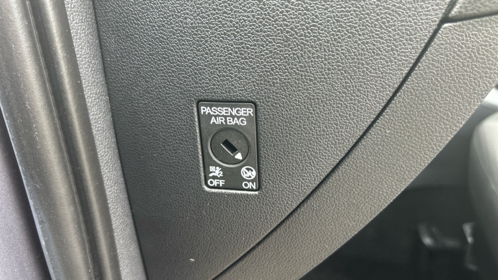 Volkswagen Polo 1.0 Life 5dr Petrol Hatchback - Image 35