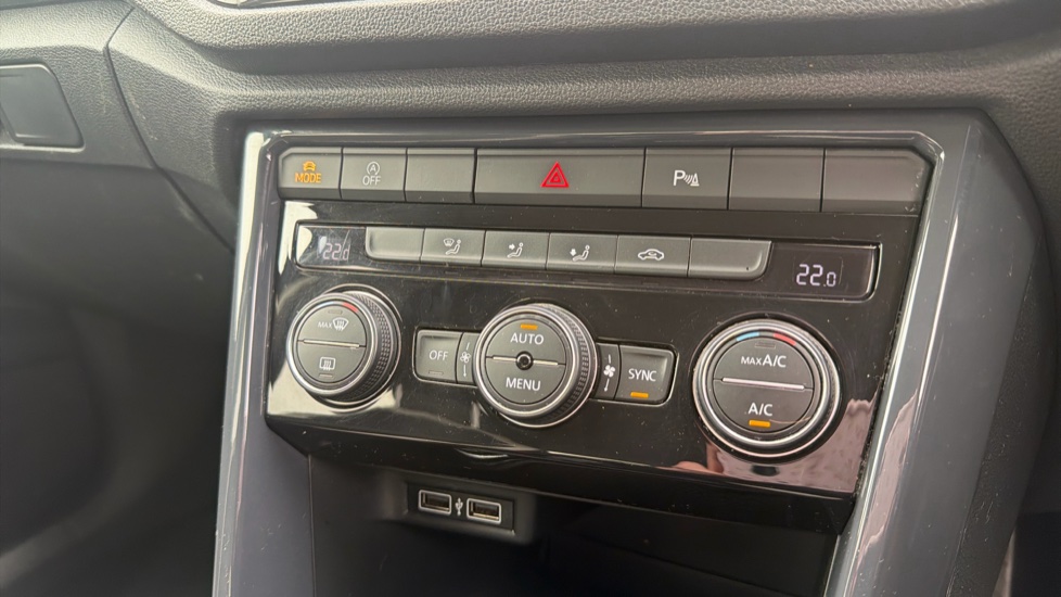Volkswagen T-Roc 1.5 TSI EVO SEL 5dr Petrol Hatchback - Image 13