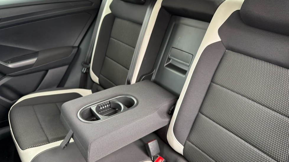 Volkswagen T-Roc 1.5 TSI EVO SEL 5dr Petrol Hatchback - Image 35